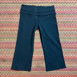 VTG BLACK LULULEMON WIDE LEG CROP YOGA LEGGINGS